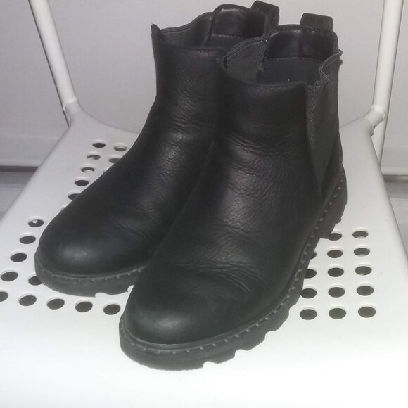 HOLIDAY SALE⭐️ SOREL BLACK LEATHER CHELSEA ANKLE BOOTS WATERPROOF - Picture 2 of 11
